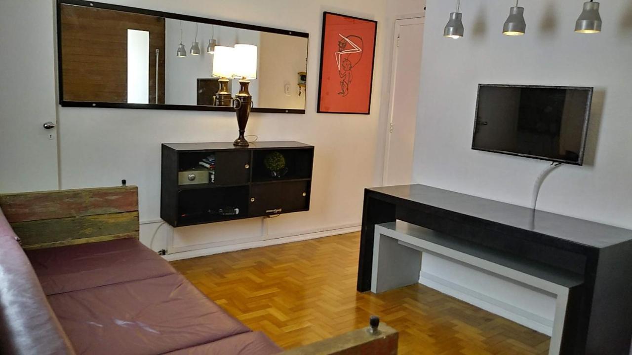 Apartment Copacabana Beach Side View 9th Floor Natural Light