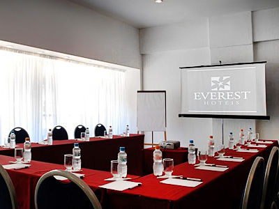 Everest Park Hotel