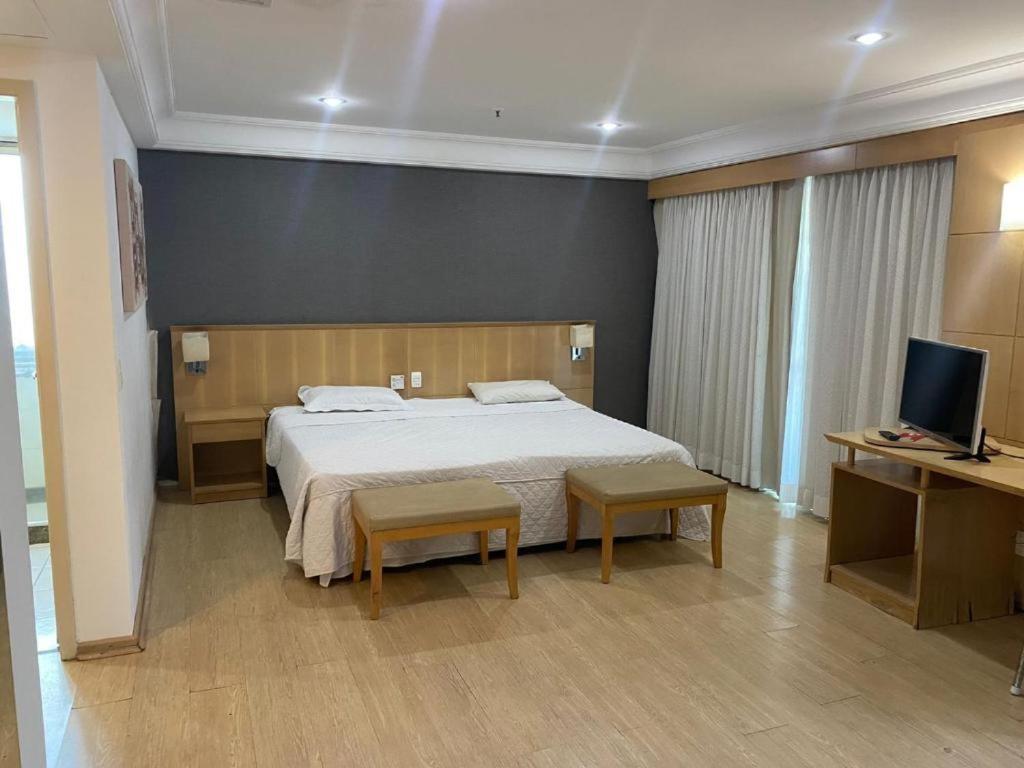 Flat Espacoso Com Piscina Barra Apartment