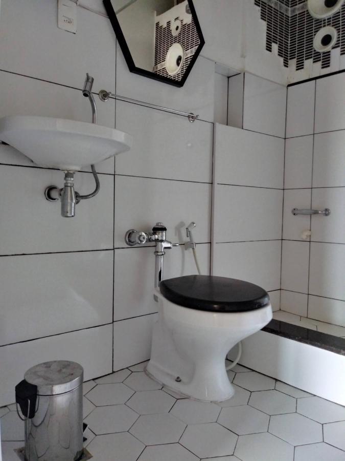 Copacabana Beach Side View 9th Floor Natural Light Apartment Rio de Janeiro