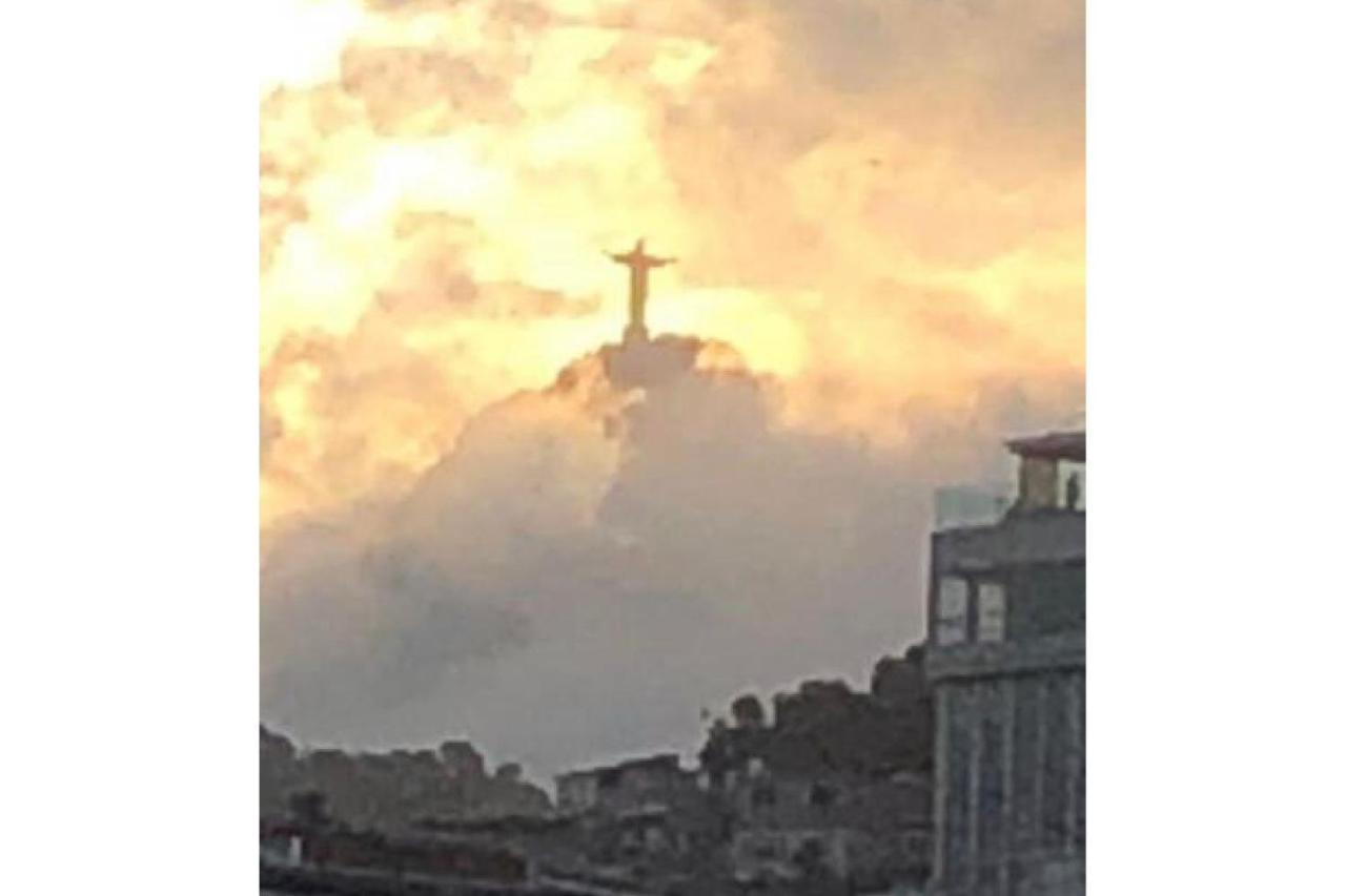Apartamento Copacabana Rua Tranquila E Arborizada Perto De Posto 2 *