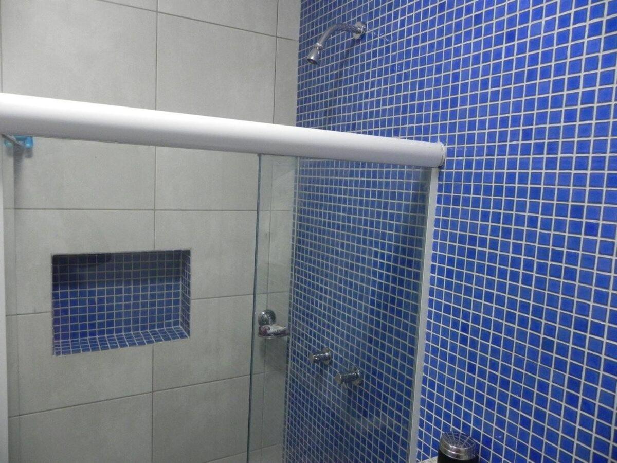 Apartamento Colado Na Com Mini Varanda. Rio de Janeiro