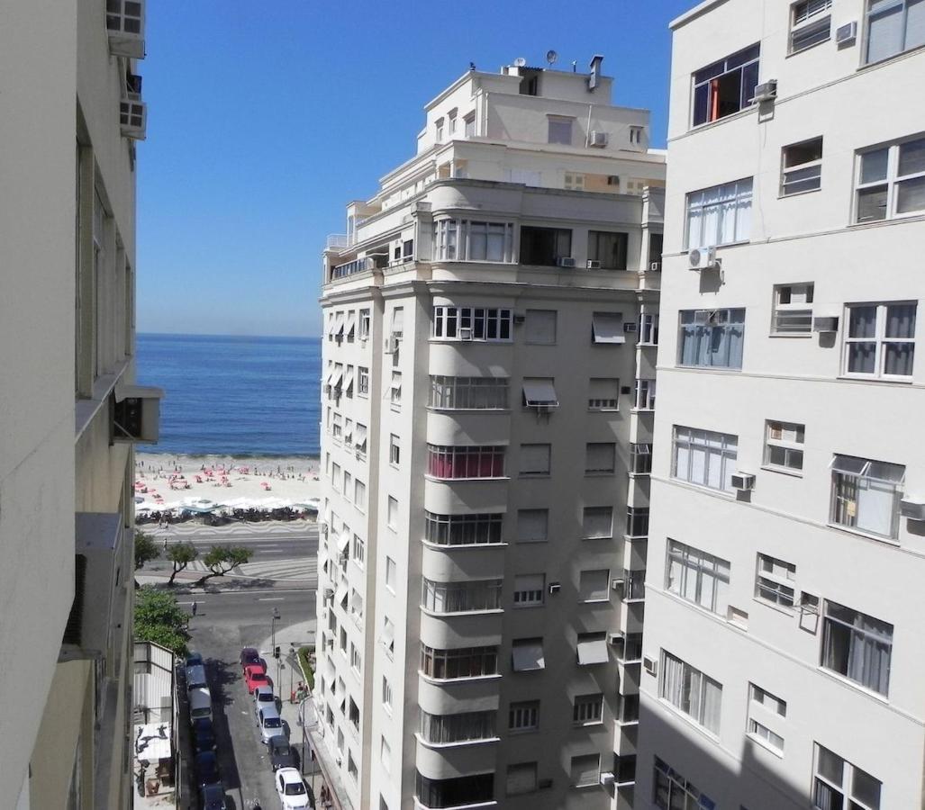 Apartamento Colado Na Com Mini Varanda.
