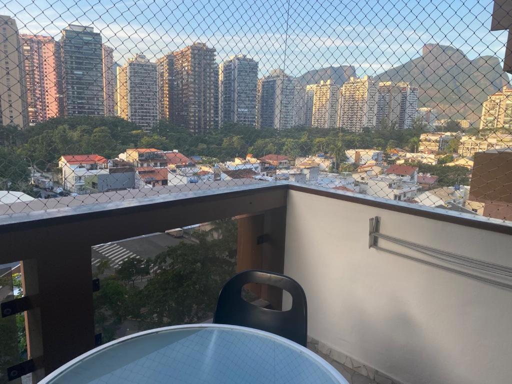 Apartamento Em Condominio Na Beira Da Da Barra Da Tijuca Apartamento *