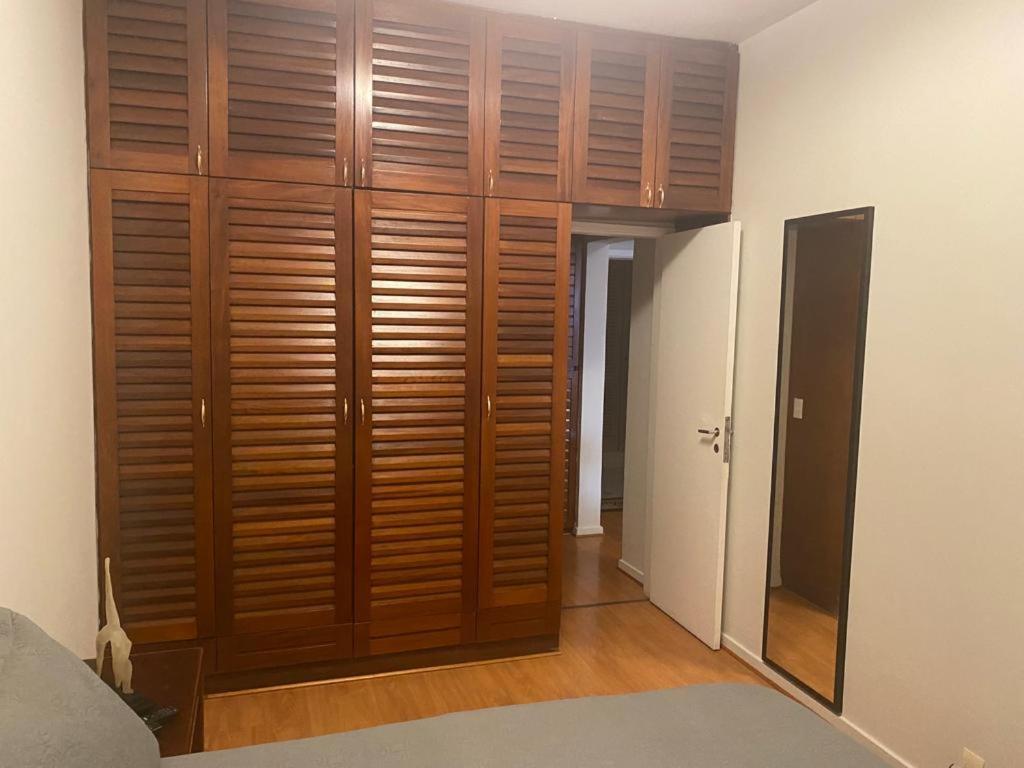 Apartamento Em Condominio Na Beira Da Da Barra Da Tijuca