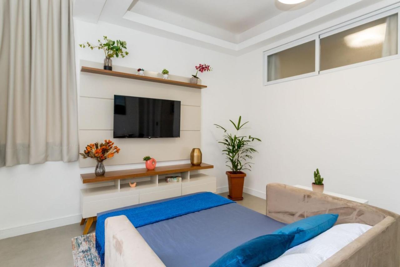 Apartamento Relax Em Copacabana, E Sala, 150 Mt Da Praia, Cozinha, Maq De Lavar Roupa E Ar