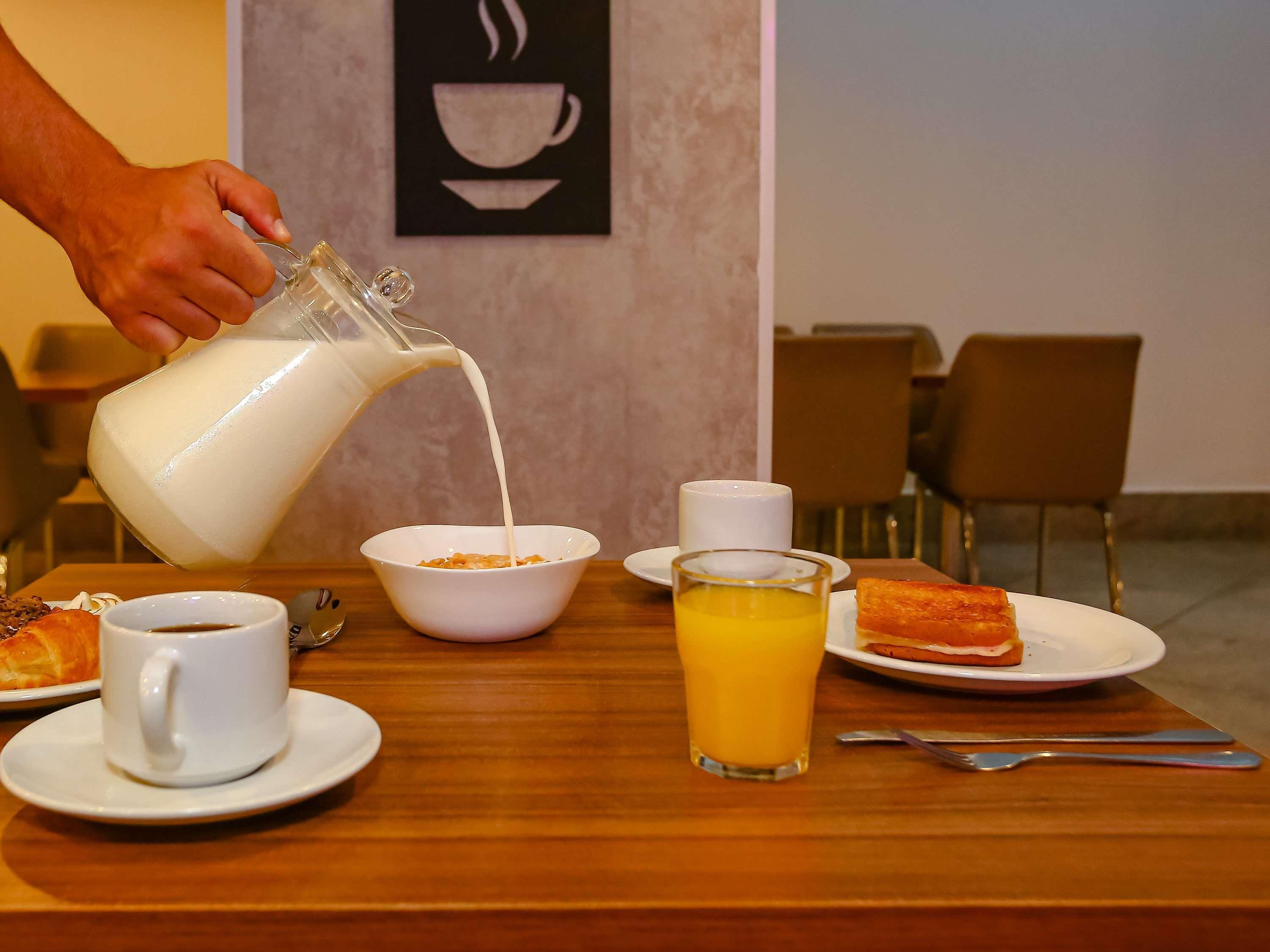 Hotel Ibis Copacabana Posto 2 3*