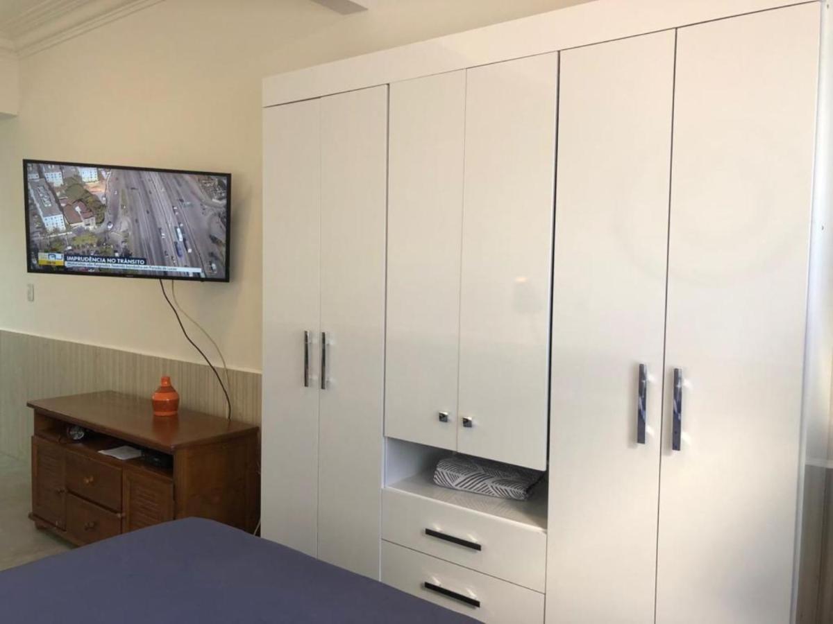 Apartamento Entre Copacabana E Ipanema, 300 Metros Da Praia, Entre Postos 5 E 6