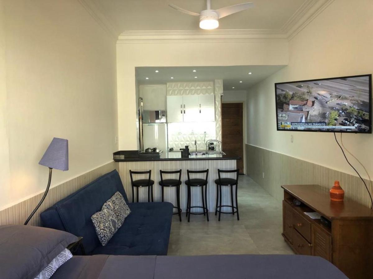 Entre Copacabana E Ipanema, 300 Metros Da Praia, Entre Postos 5 E 6 Apartamento *