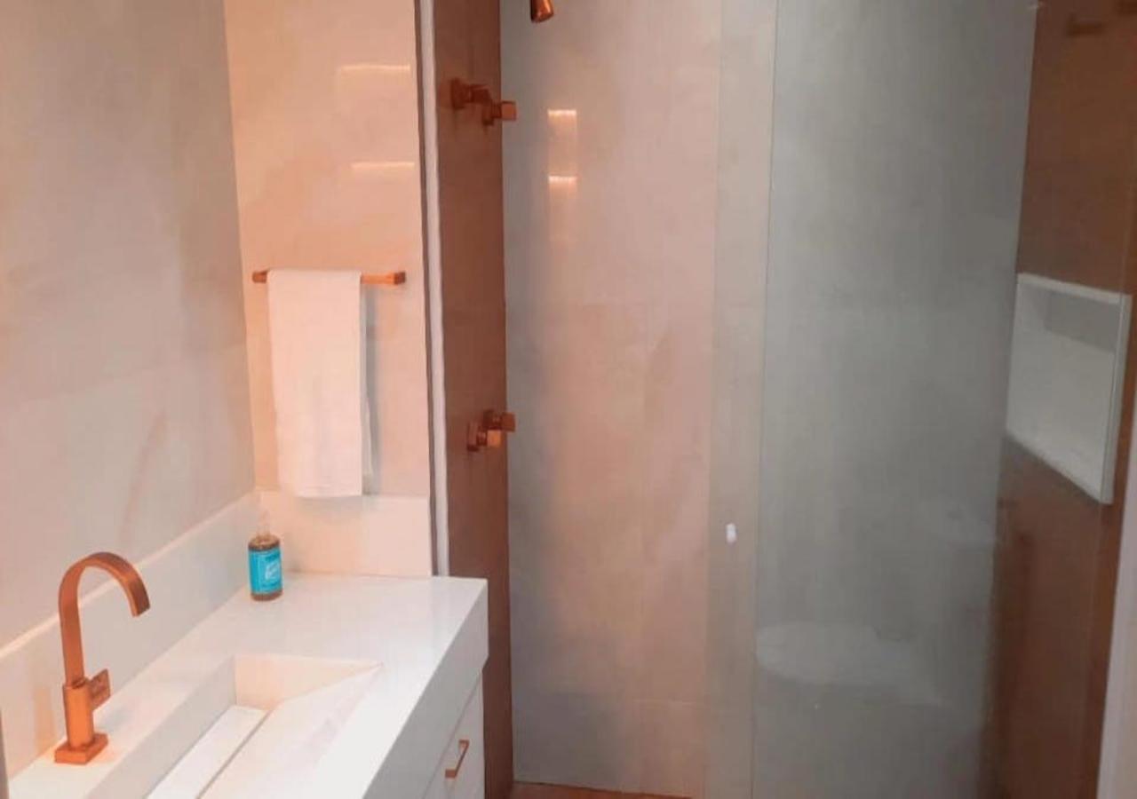 Apartamento Luxuoso Com Infra Completa Proximo A Praia Da Barra Da Tijuca Apartamento Rio de Janeiro