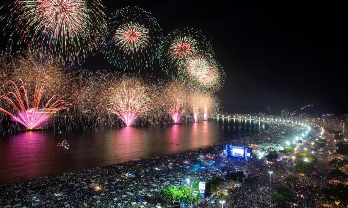 Apartamento Apartamento Para Temporada Em Copacabana, Perto Da Praia *