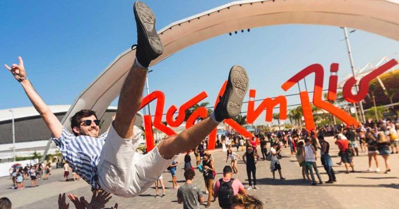 Apartamento Para Temporada Em Copacabana, Perto Da Praia *