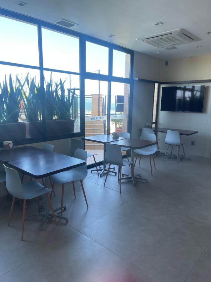 Flat Leblon: Oceanview Fitness & Daily Housekeeping