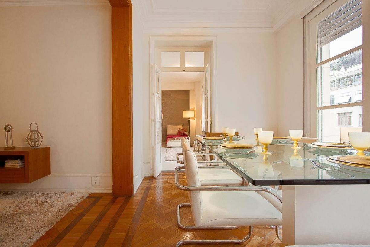 Apartamento Amplo, Exclusivo E Proximo Ao Mar De Copacabana