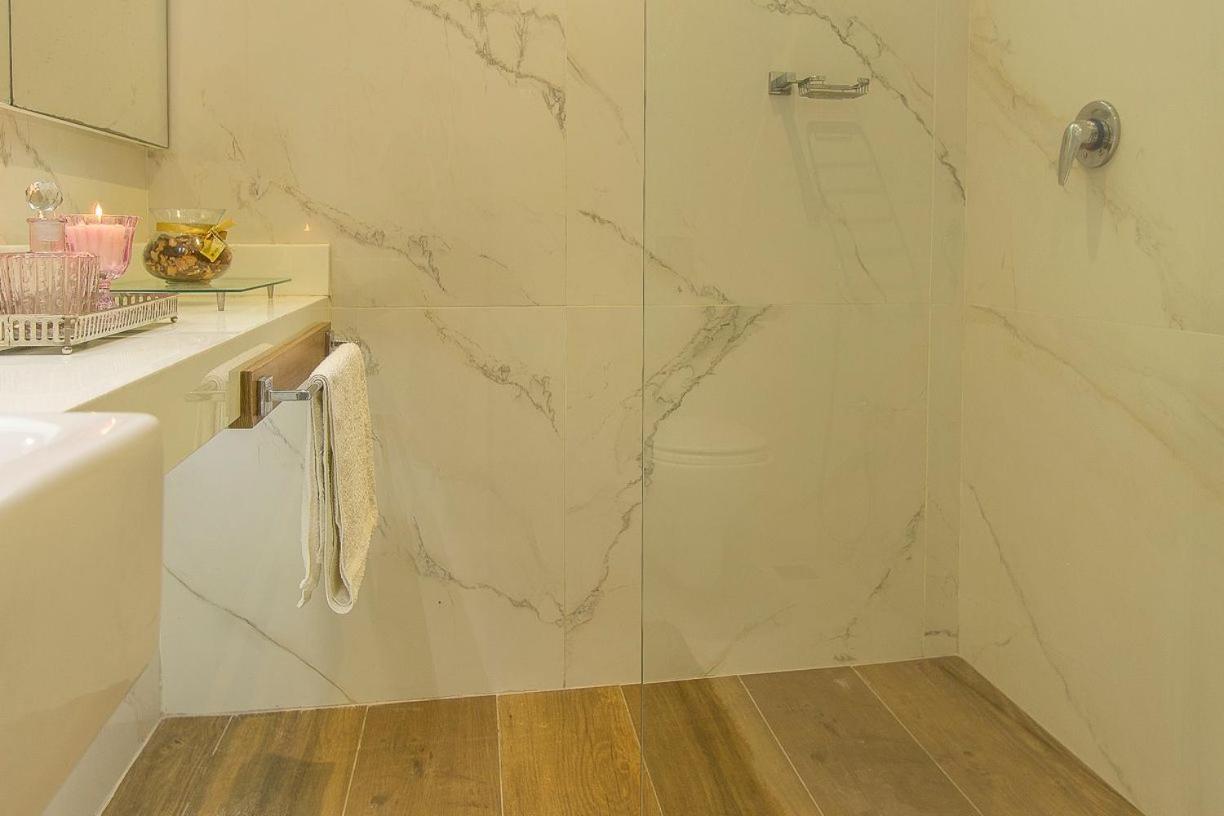 Apartamento Amplo, Exclusivo E Proximo Ao Mar De Copacabana *