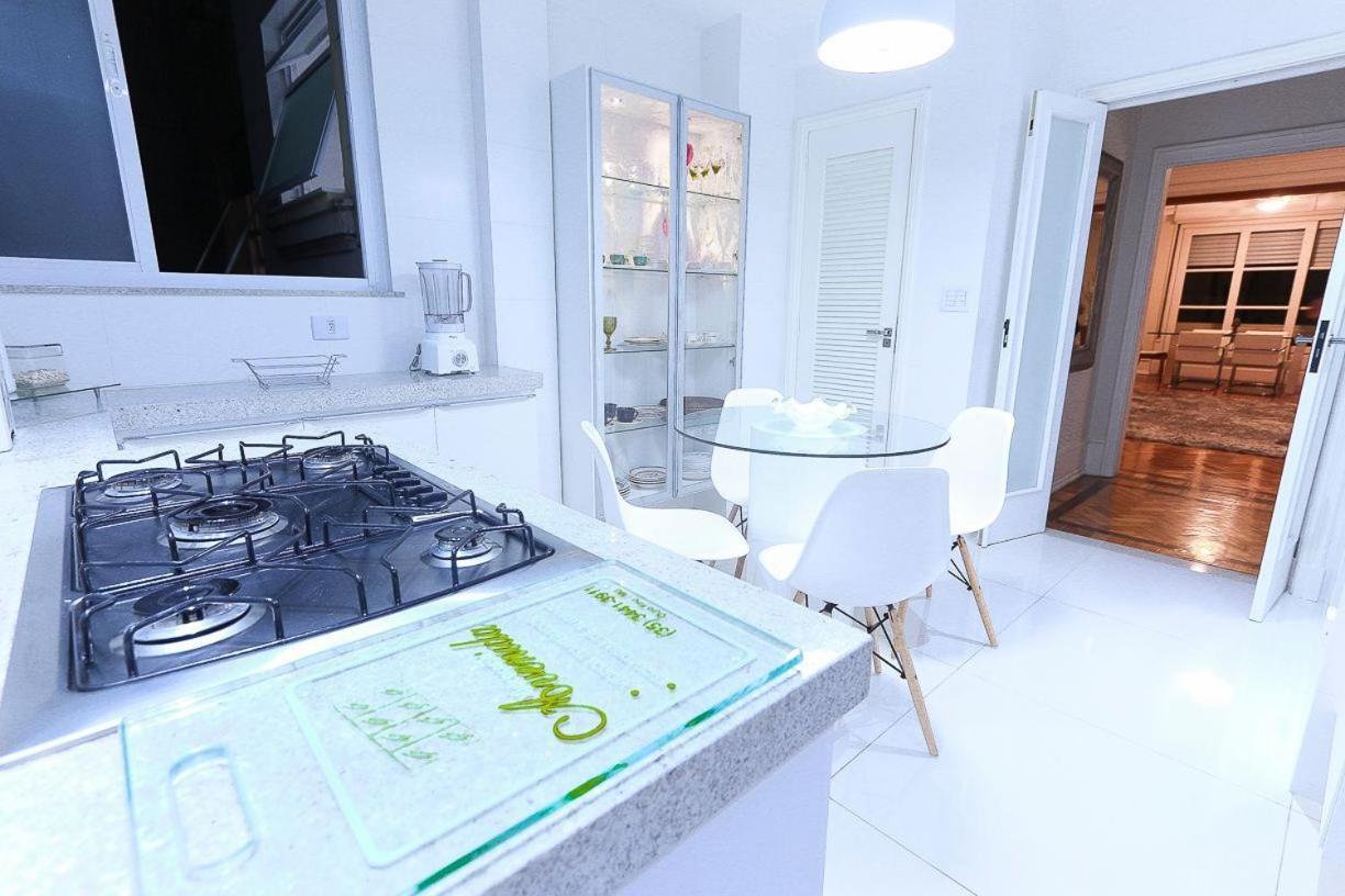 Apartamento Amplo, Exclusivo E Proximo Ao Mar De Copacabana *