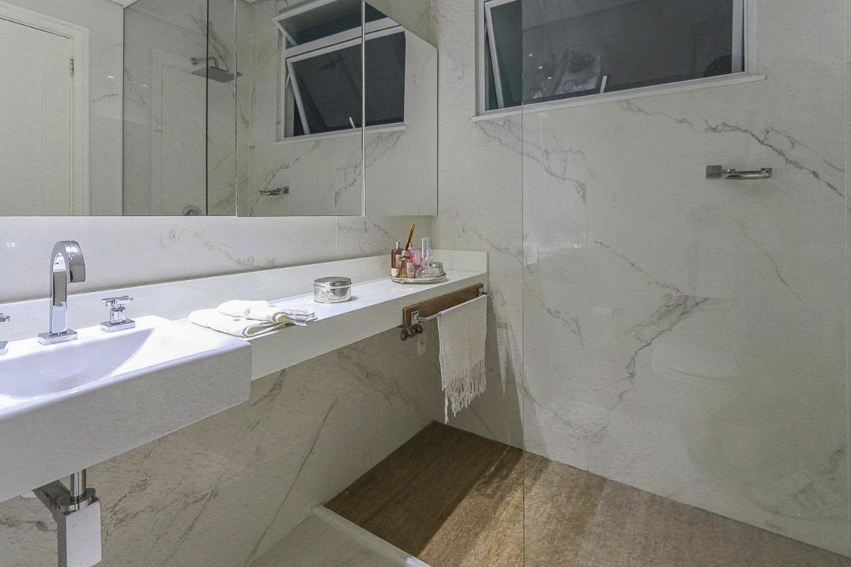 Apartamento Amplo, Exclusivo E Proximo Ao Mar De Copacabana
