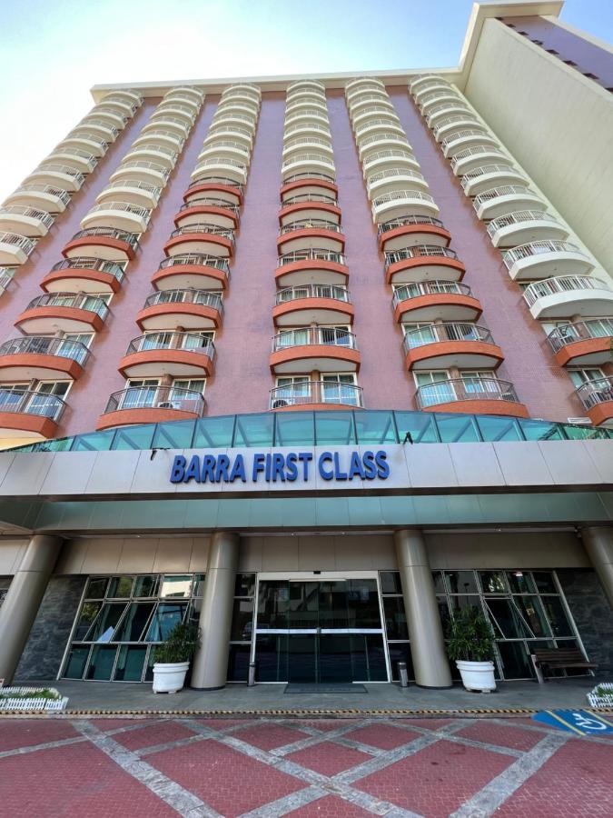 Flat na Barra da Tijuca. Apartamento *