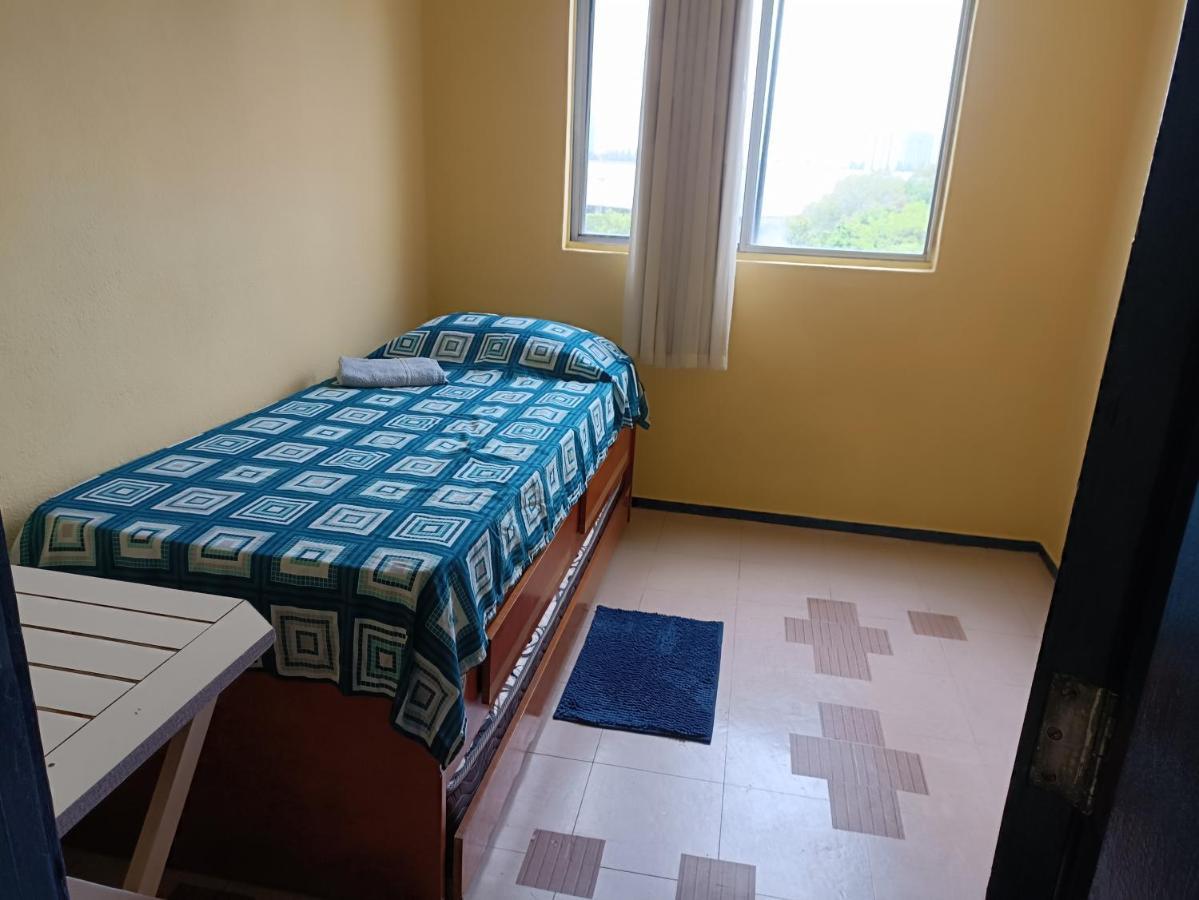 Apartamento Quarto Em Apartamento Em Frente Ao Riocentro E Próximo A Jeunesse Arena E Vila Olímpica *