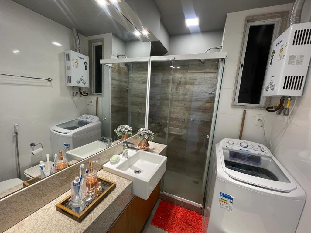 Lindo Apartamento Mobiliado, Uma Quadra Da Praia! Apartamento Rio de Janeiro