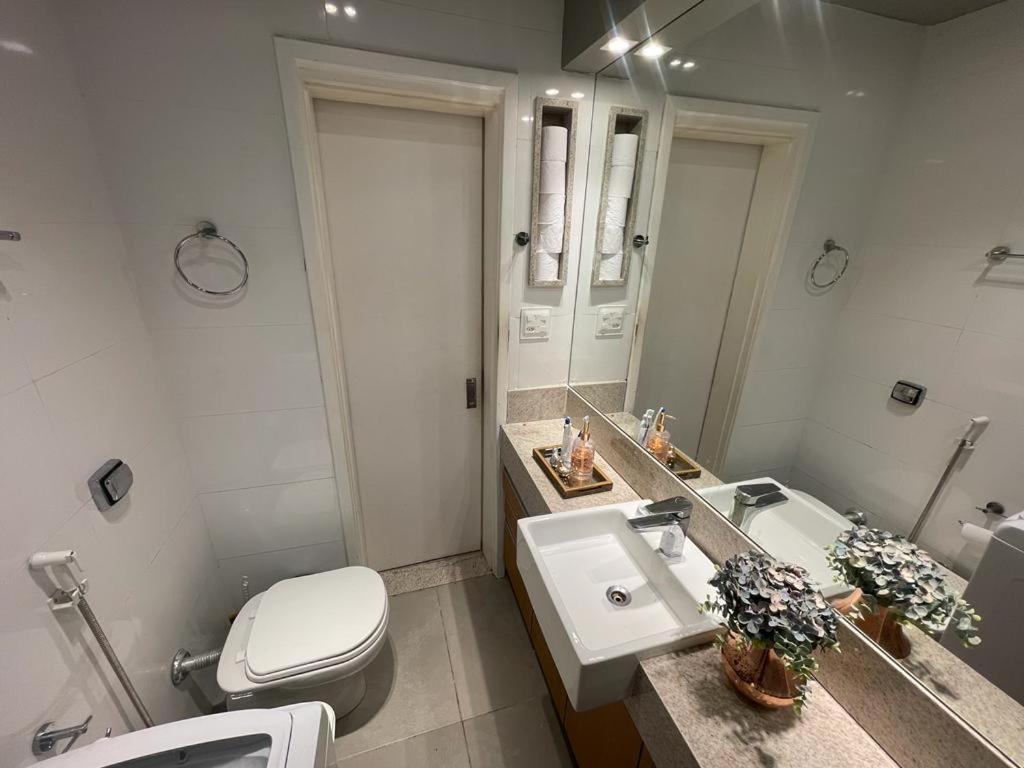 Lindo Apartamento Mobiliado, Uma Quadra Da Praia! Apartamento Rio de Janeiro