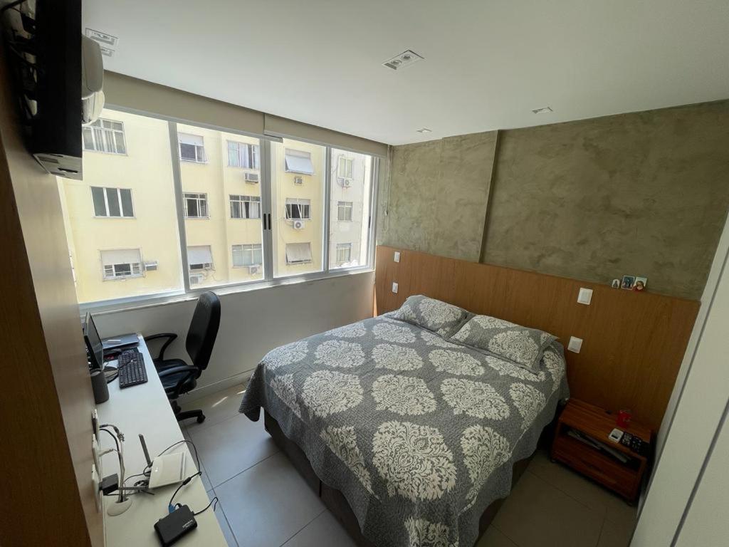 Lindo Apartamento Mobiliado, Uma Quadra Da Praia! *
