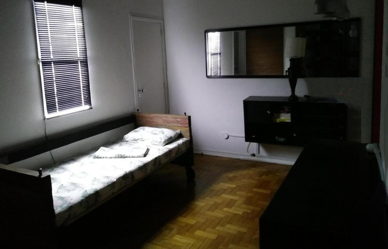 Apartment Copacabana Beach Side View 9th Floor Natural Light *