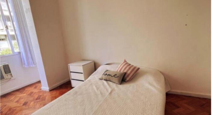 Apartamento Completo A 200 Metros Da Praia Em Copacabana Apartment