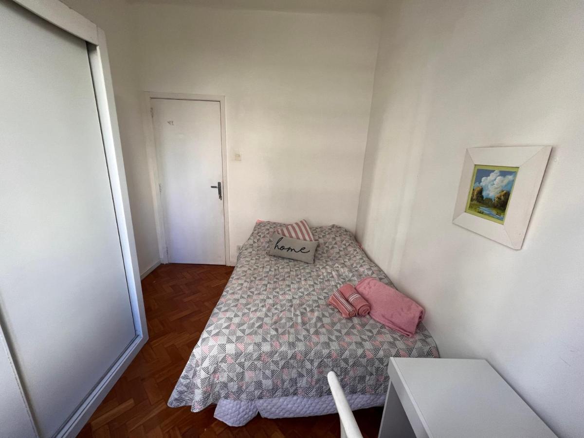 Apartamento Completo A 200 Metros Da Praia Em Copacabana Apartment *