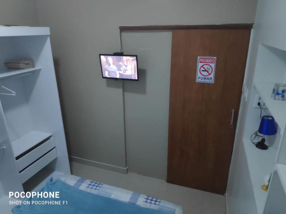 Apartamento Em Copacabana Na Quadra Da Praia *