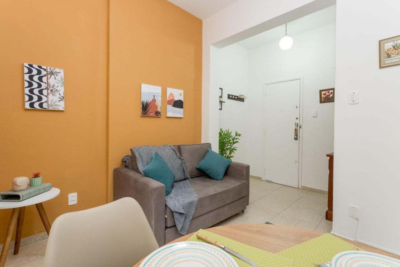Copacabana Comfort: Beachside Retreat With Modern Amenities Apartment