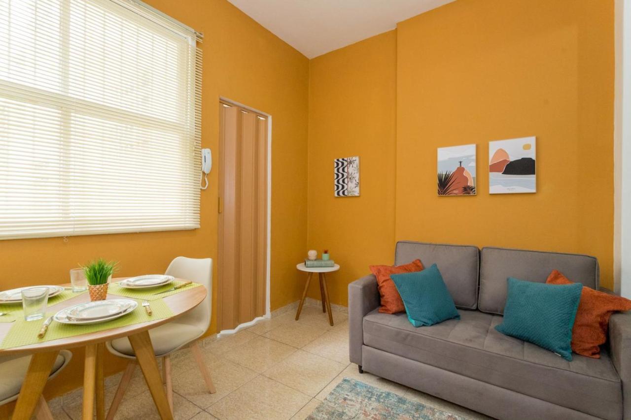 Copacabana Comfort: Beachside Retreat With Modern Amenities Rio de Janeiro