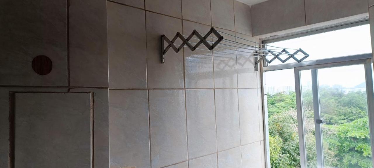 Apartamento Quarto Em Apartamento Em Frente Ao Riocentro E Próximo A Jeunesse Arena E Vila Olímpica *