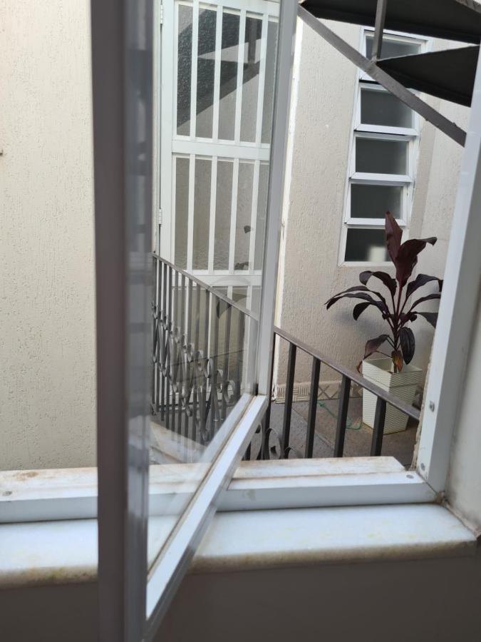 Tijuca Vista Terrace: Metro-close Comfort With Wi-fi & Ac Apartamento