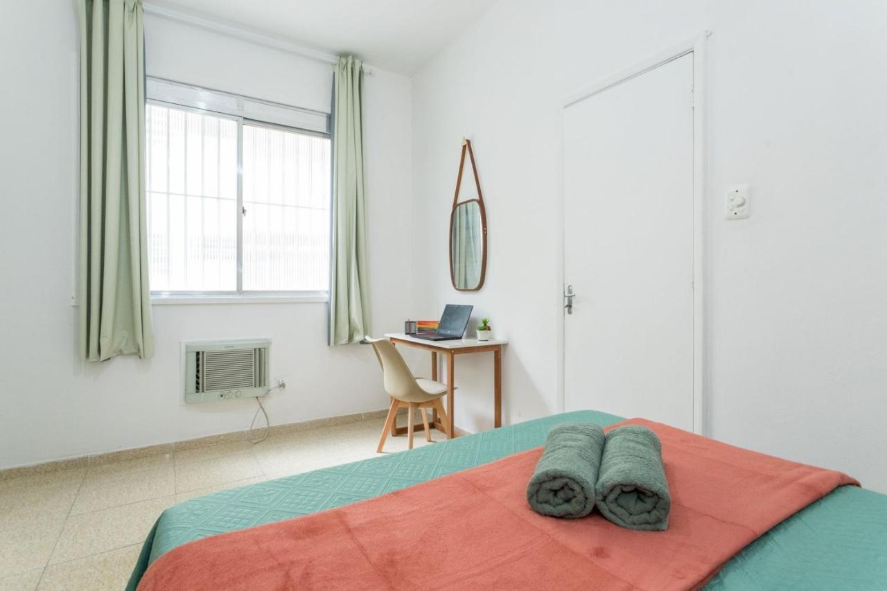 Copacabana Comfort: Beachside Retreat With Modern Amenities *