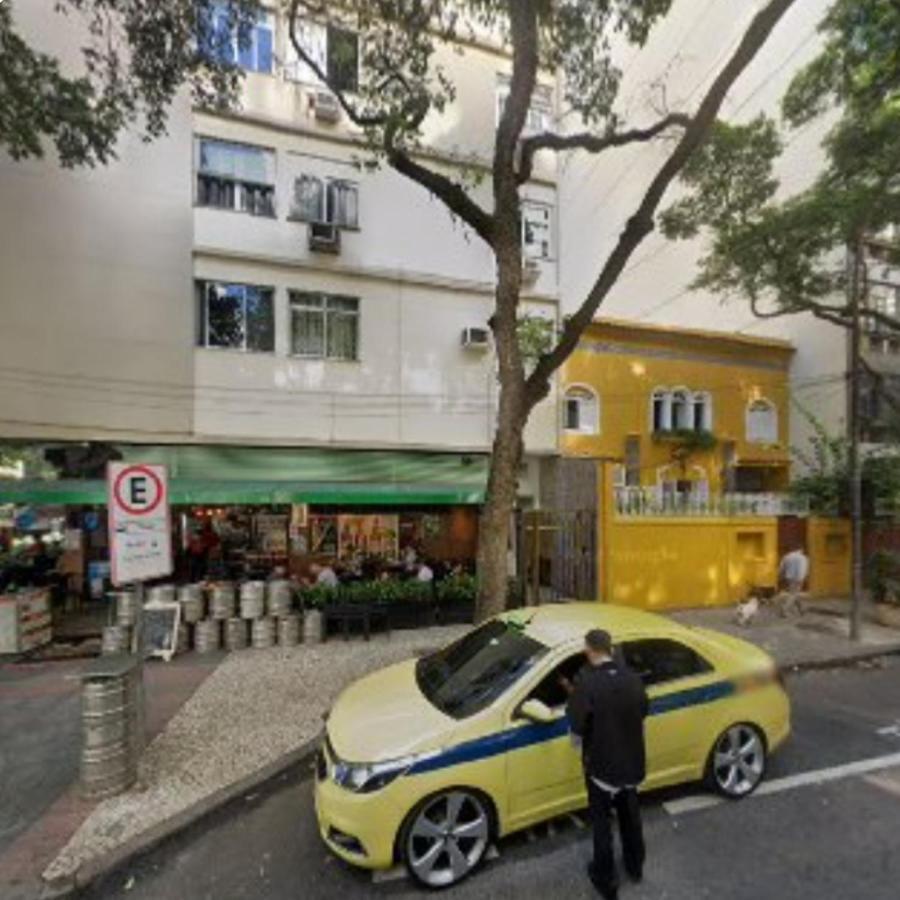 Apartamento 156, ótima Localização, 150 Metros Do Mar