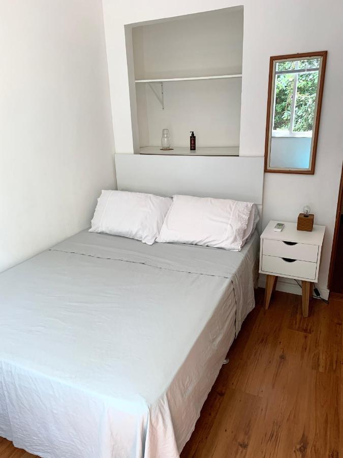 Quarto-sala Com Wifi Em Rua Tranquila De Botafogo *