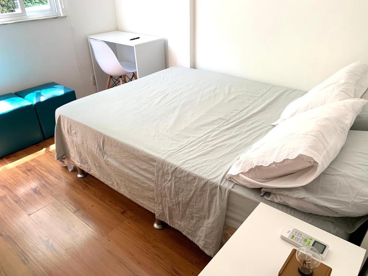Apartamento Quarto-sala Com Wifi Em Rua Tranquila De Botafogo
