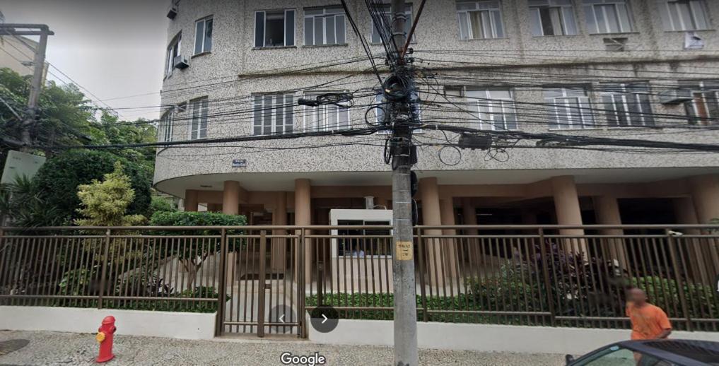 Quarto-sala Com Wifi Em Rua Tranquila De Botafogo Apartamento *