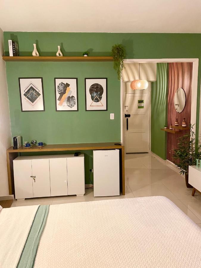 Apartamento Estudio Com Lavanderia, Cobertura, Em Frente Ao Metro, Lapa, Aeroporto Sdu E 5 Minutos Do Consulado Americano