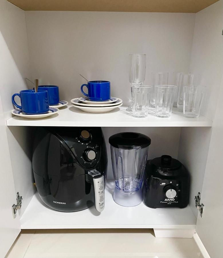 Apartamento Estudio Com Lavanderia, Cobertura, Em Frente Ao Metro, Lapa, Aeroporto Sdu E 5 Minutos Do Consulado Americano