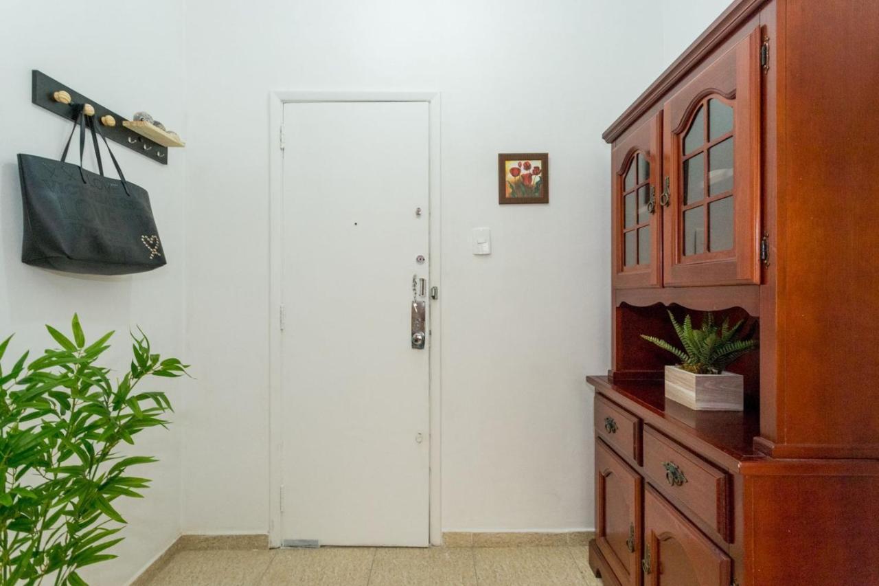 Apartment Copacabana Comfort: Beachside Retreat With Modern Amenities