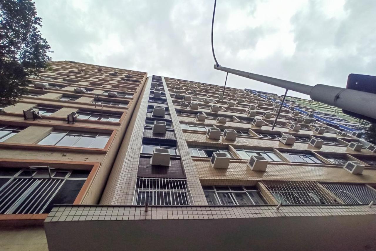 Copacabana Comfort: Beachside Retreat With Modern Amenities Rio de Janeiro