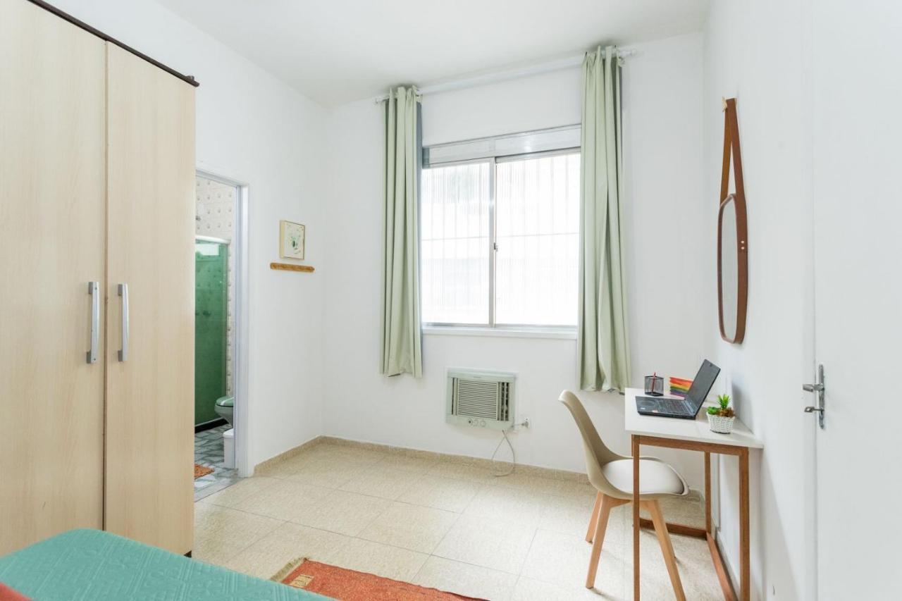 Apartment Copacabana Comfort: Beachside Retreat With Modern Amenities *