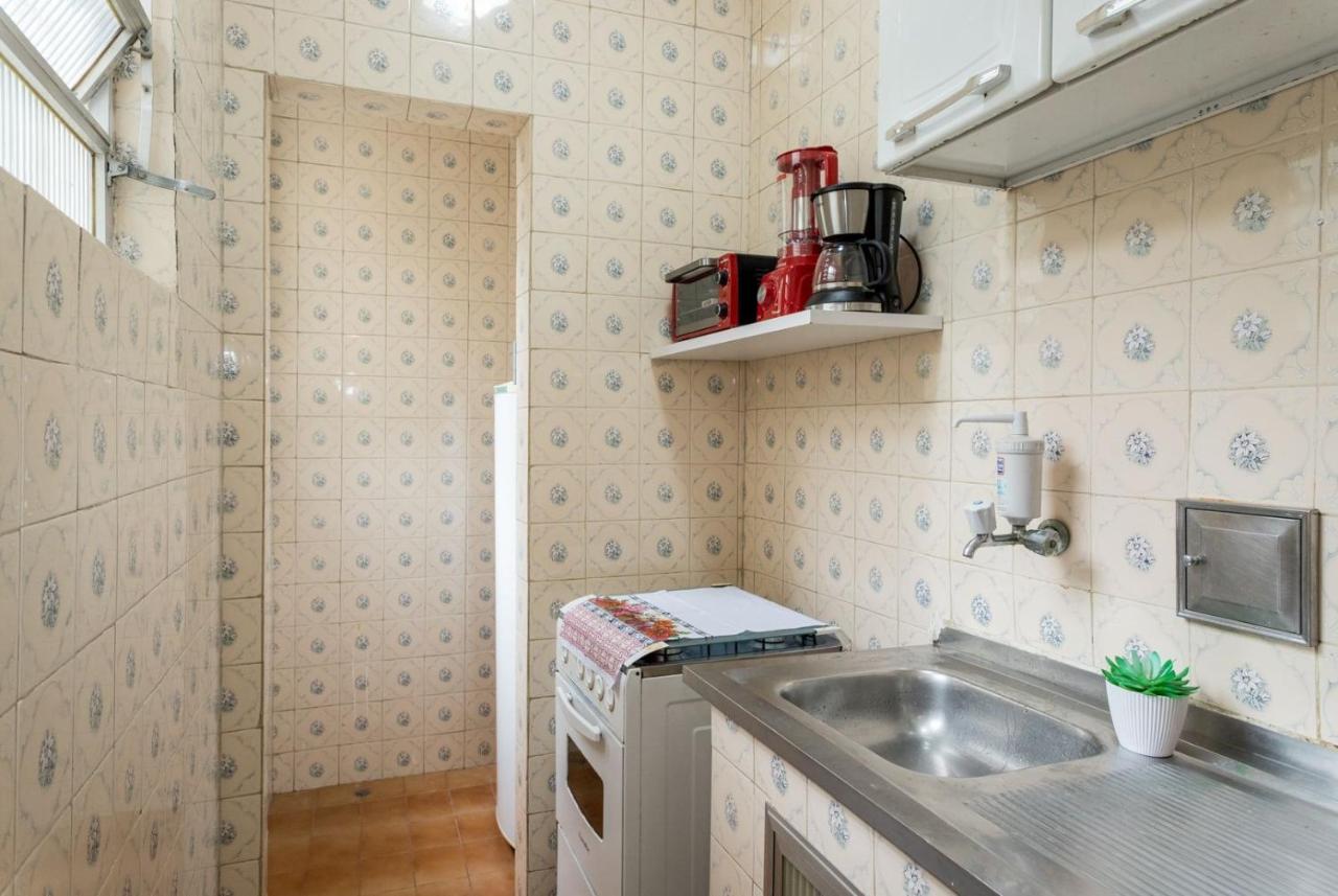 Copacabana Comfort: Beachside Retreat With Modern Amenities