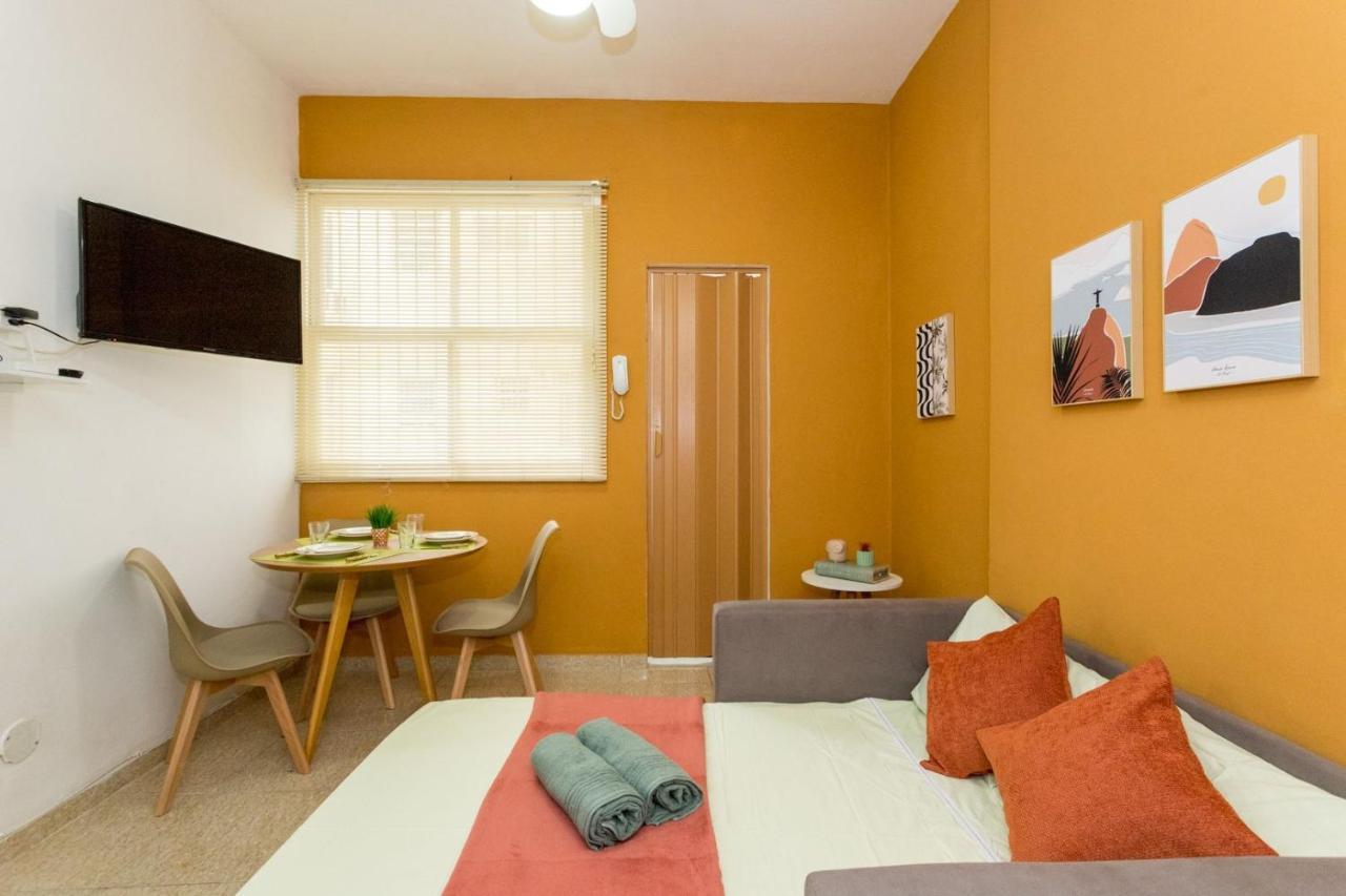 Copacabana Comfort: Beachside Retreat With Modern Amenities * Rio de Janeiro