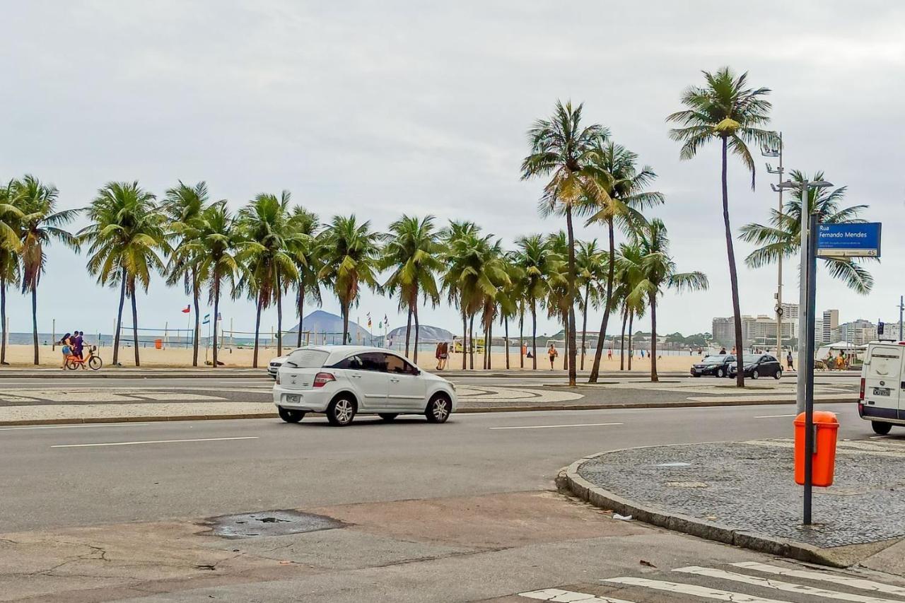 Apartment Copacabana Comfort: Beachside Retreat With Modern Amenities *