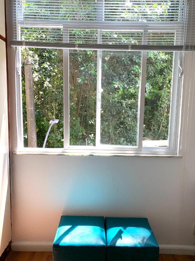 Quarto-sala Com Wifi Em Rua Tranquila De Botafogo Apartamento Rio de Janeiro