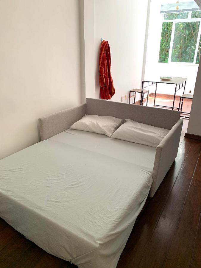 Quarto-sala Com Wifi Em Rua Tranquila De Botafogo Rio de Janeiro