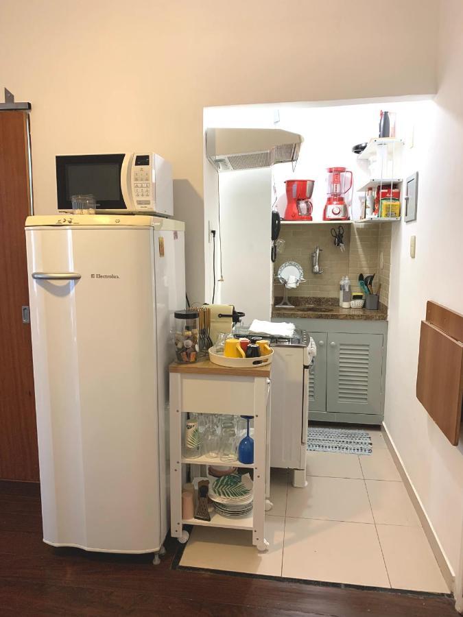 Quarto-sala Com Wifi Em Rua Tranquila De Botafogo *